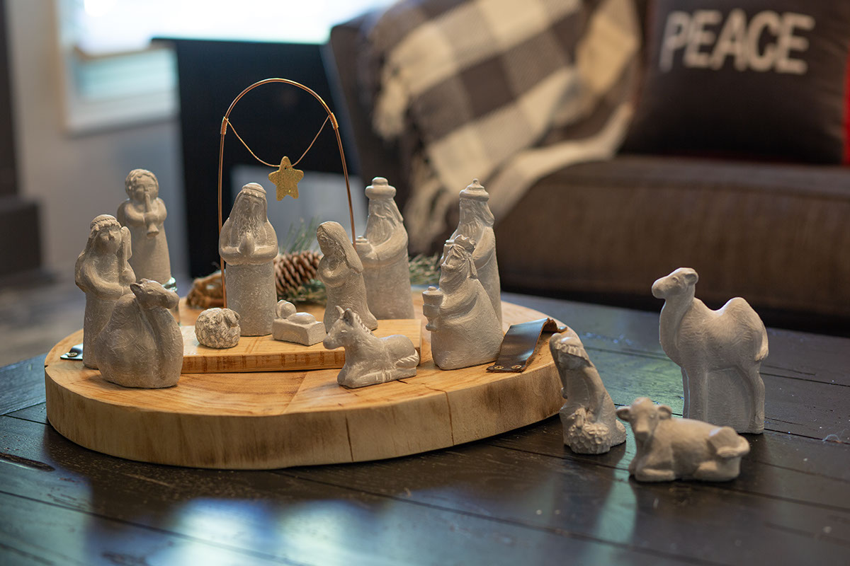 Mini Nativity Shepherd Kneeling